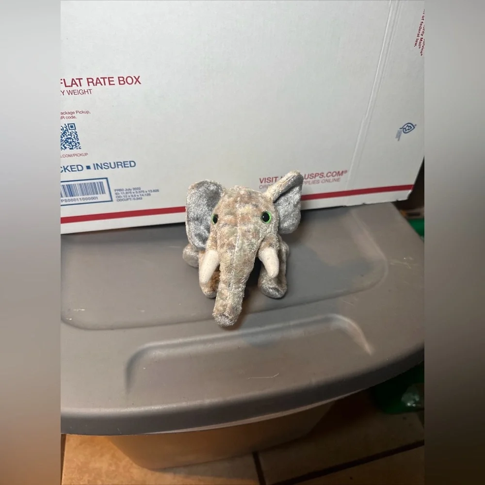 TY original Beanie Babies Gray Elephant Plush Toy